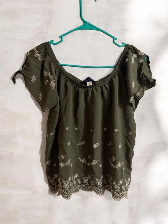 Source Unknown Tops - Source Unknown Olive Green Embroidered Off-Shoulder Blouse